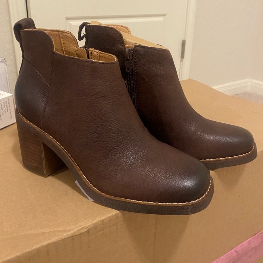 Crown vintage hashel booties